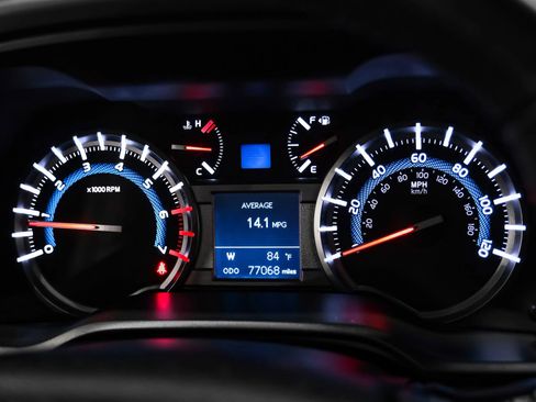 Used 2018 Toyota 4Runner Limited RWD image 17