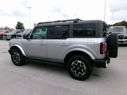 Used 2022 Ford Bronco Outer Banks AWD/4WD image 2