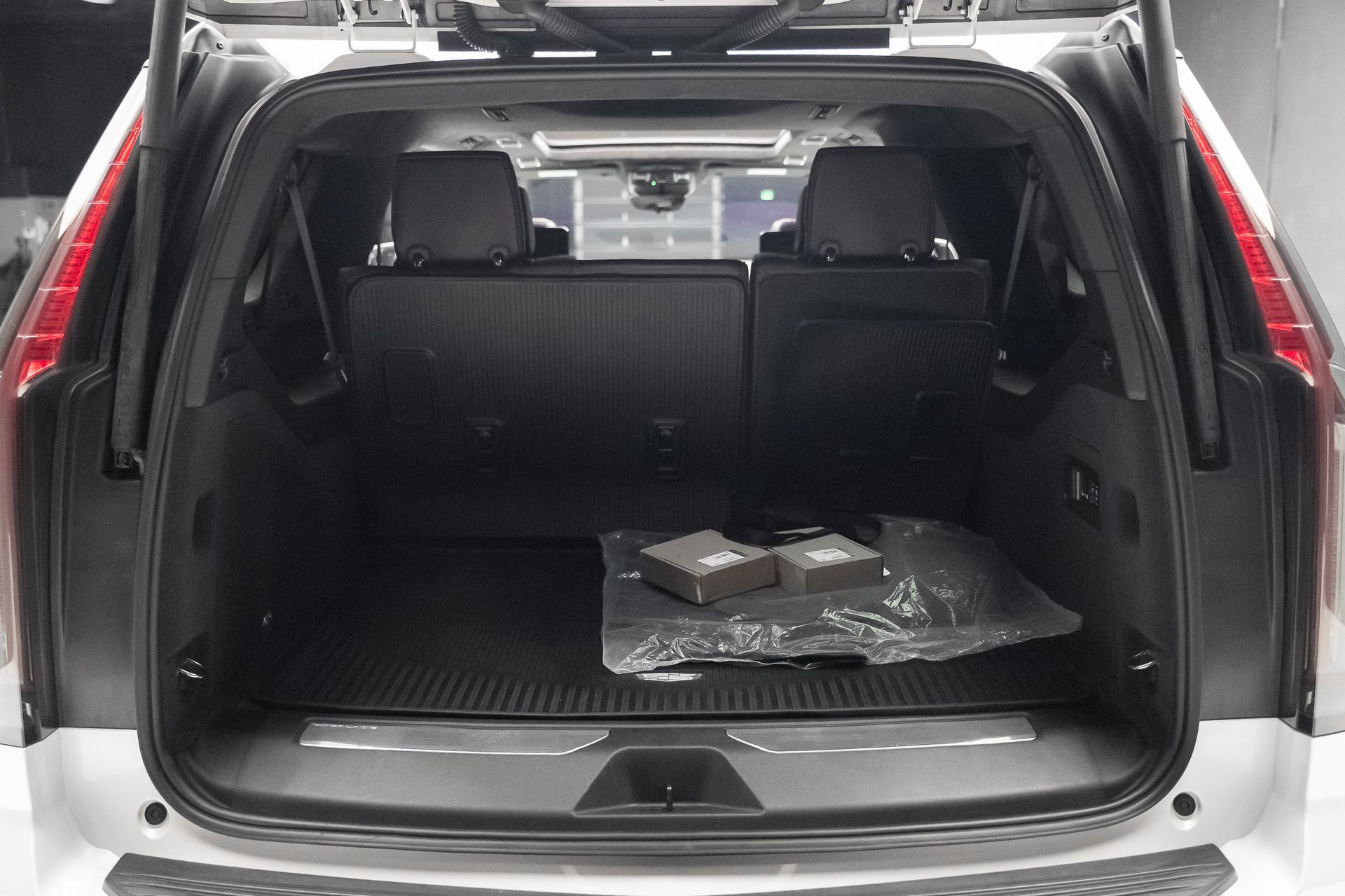 Used 2022 Cadillac Escalade ESV Premium Luxury Platinum w/ LPO, Floor Liner Package AWD/4WD image 76
