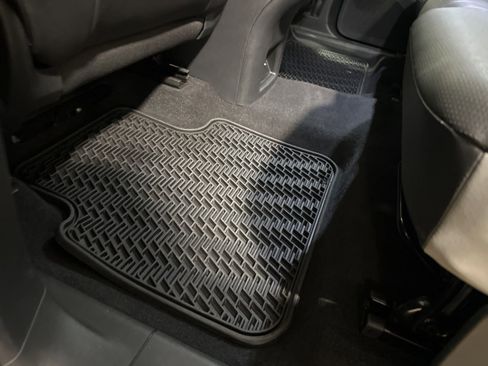 Certified 2025 Volkswagen Atlas Peak Edition SE image 27