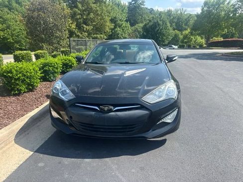 Used 2014 Hyundai Genesis 3.8 RWD image 5