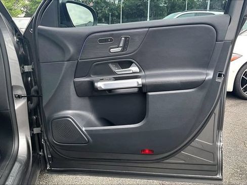 Certified 2023 Mercedes-Benz GLB 250 4MATIC w/ Premium Package image 19