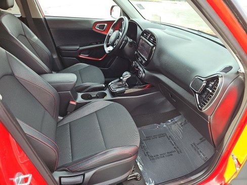 Used 2022 Kia Soul Turbo image 11