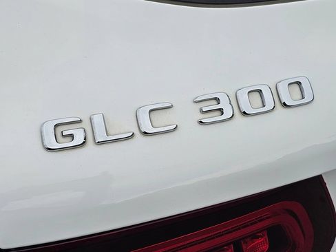 Used 2022 Mercedes-Benz GLC 300 image 12