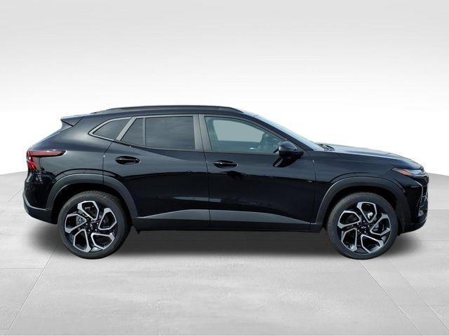 New 2026 Chevrolet Trax RS w/ Driver Confidence Package FWD image 2
