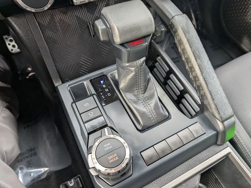Used 2025 Toyota Tacoma TRD Sport AWD/4WD image 20