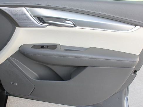 Used 2020 Cadillac XT5 Premium Luxury image 21