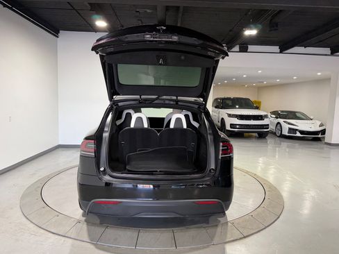 Used 2022 Tesla Model X Plaid image 18