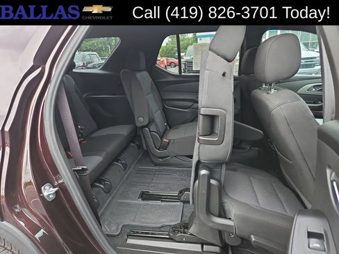 Used 2023 Chevrolet Traverse LT FWD image 26