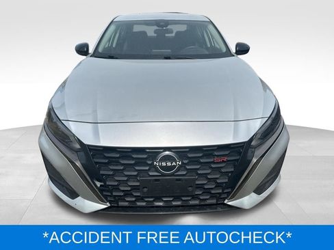 Used 2024 Nissan Altima 2.5 SR FWD image 2