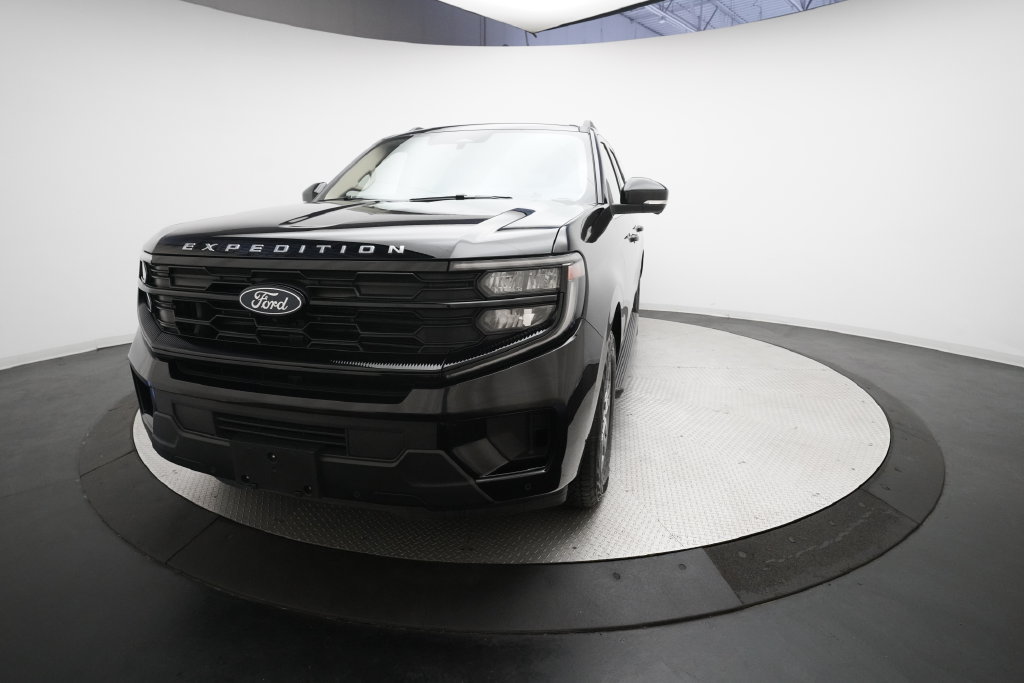 Used 2025 Ford Expedition Max Active AWD/4WD image 12