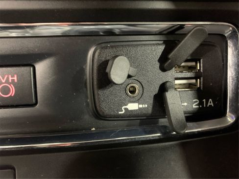 Used 2019 Subaru Ascent Premium image 30