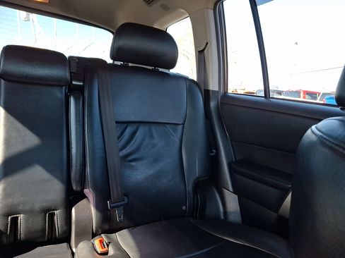 Used 2013 Toyota Highlander SE image 20