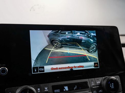 Used 2024 Toyota Grand Highlander AWD image 25