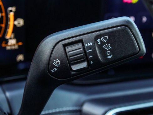 Used 2025 Ford Mustang Premium image 26