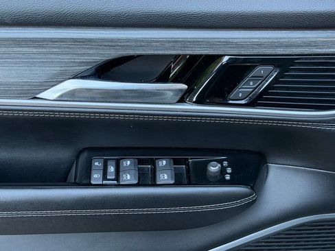 Used 2024 Jeep Wagoneer Series II w/ Flexible Seating Group image 29