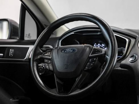 Used 2020 Ford Fusion SE FWD image 5