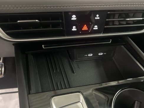 Used 2025 Volkswagen Atlas Peak Edition SE image 20