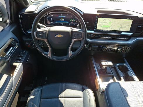 Used 2023 Chevrolet Silverado 1500 High Country w/ Technology Package AWD/4WD image 13