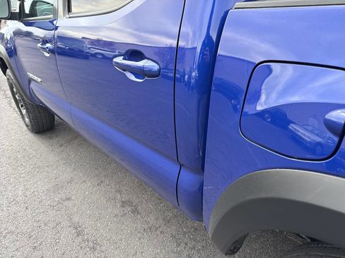 Used 2022 Toyota Tacoma TRD Off-Road image 36