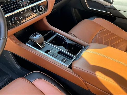 Used 2024 Nissan Pathfinder Platinum w/ Cargo Package image 16