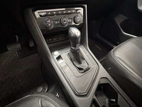 Used 2018 Volkswagen Tiguan SEL image 22