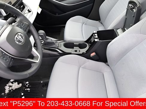 Certified 2025 Toyota Corolla SE w/ SE Premium Package FWD image 38