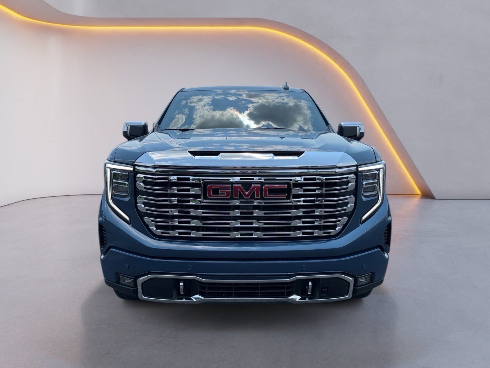 Used 2025 GMC Sierra 1500 Denali AWD/4WD image 8