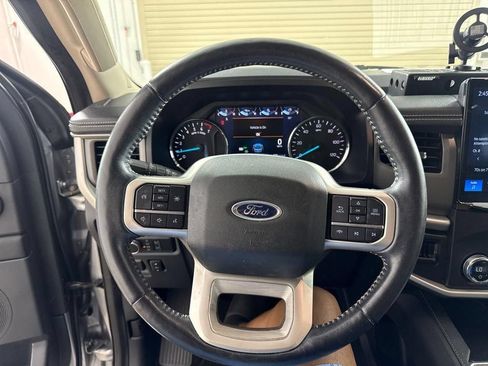 Used 2022 Ford Expedition XLT RWD image 34