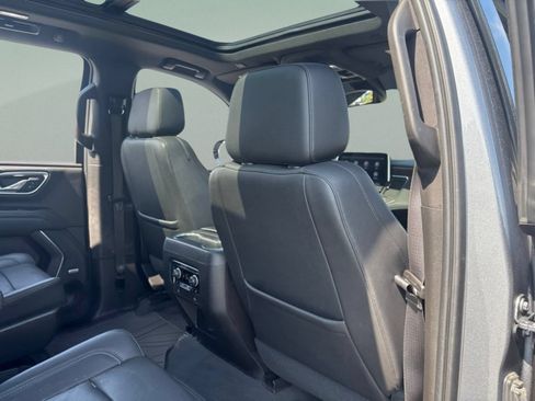 Used 2021 Chevrolet Tahoe Z71 w/ Z71 Off-Road Package AWD/4WD image 21