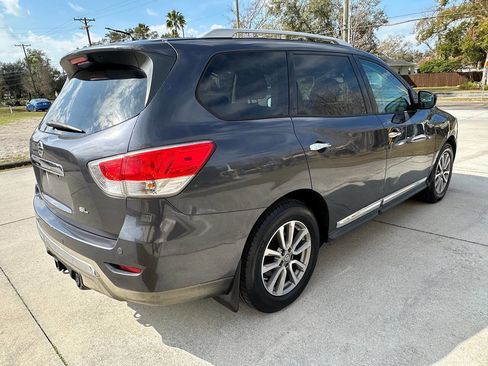 Used 2014 Nissan Pathfinder SL w/ SL Tech Package image 4
