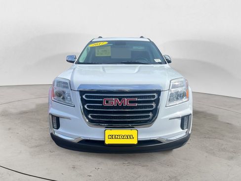 Used 2017 GMC Terrain SLT image 3