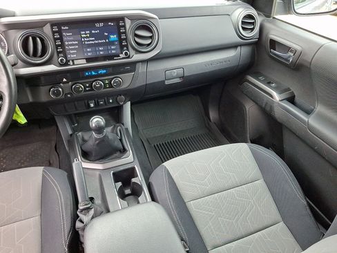 Used 2021 Toyota Tacoma TRD Off-Road AWD/4WD image 16