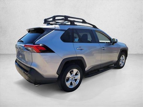 Used 2021 Toyota RAV4 XLE FWD image 5