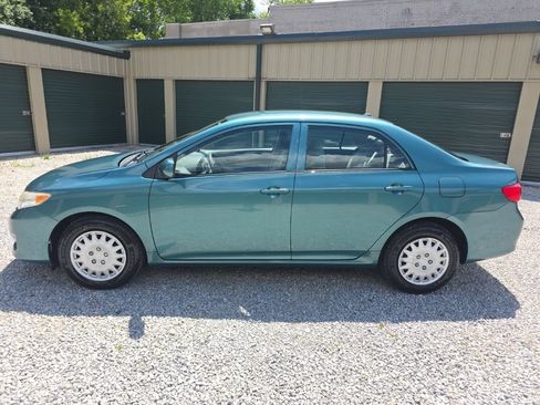 Used 2009 Toyota Corolla LE FWD image 2