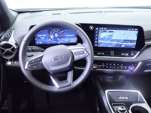 New 2026 Chevrolet Equinox LT w/ Convenience Package II FWD image 18