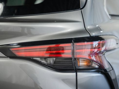New 2026 Toyota Sienna Limited AWD/4WD image 6