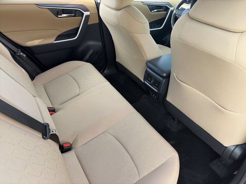 Used 2021 Toyota RAV4 XLE w/ Convenience Package AWD/4WD image 29