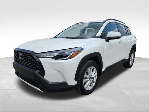 Used 2022 Toyota Corolla Cross LE FWD image 4