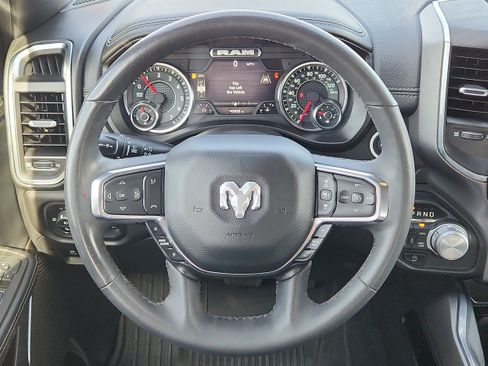 Used 2025 RAM 1500 Laramie AWD/4WD image 18