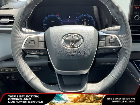 Used 2025 Toyota Sienna XSE w/ XSE Plus Package FWD image 40