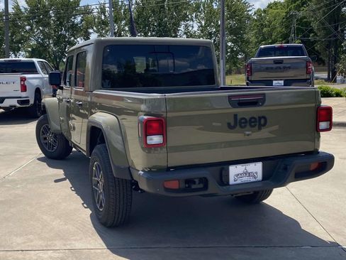 New 2026 Jeep Gladiator Sport AWD/4WD image 4