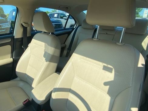 Used 2017 Volkswagen Jetta SE FWD image 11