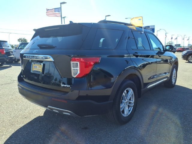Certified 2023 Ford Explorer XLT w/ Equipment Group 202A AWD/4WD image 7