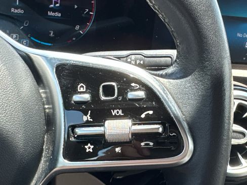 Used 2020 Mercedes-Benz CLA 250 image 22