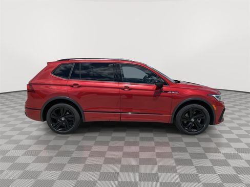 Certified 2024 Volkswagen Tiguan SE R-Line FWD image 7