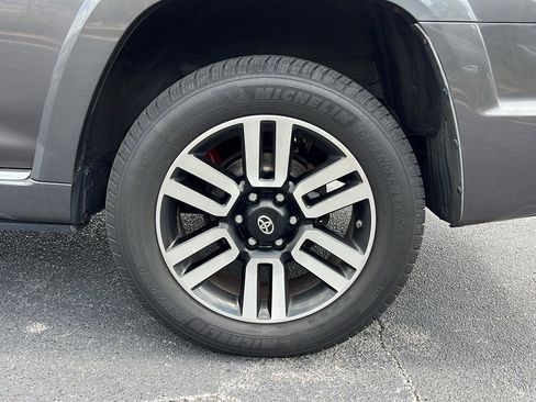 Used 2015 Toyota 4Runner Limited AWD/4WD image 10