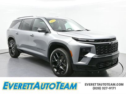 Used 2024 Chevrolet Traverse RS w/ LPO, Floor Liner Package