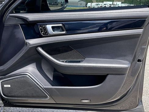 Used 2021 Porsche Panamera 4S image 28