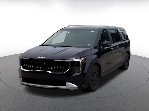 Used 2026 Kia Carnival FWD image 7